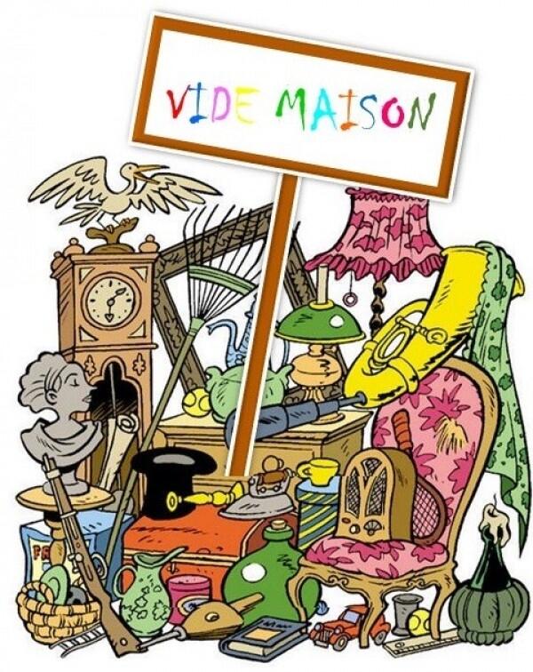 un tas d'objets divers entassés pour un vide maison ou une brocante